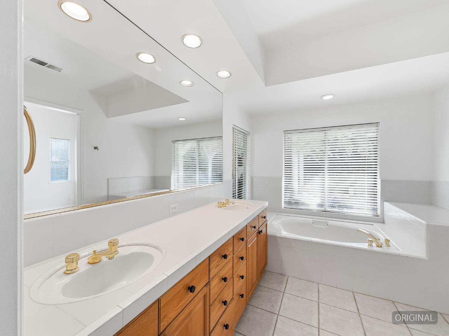 6624 N Wembley Dr, Fresno, CA 93711