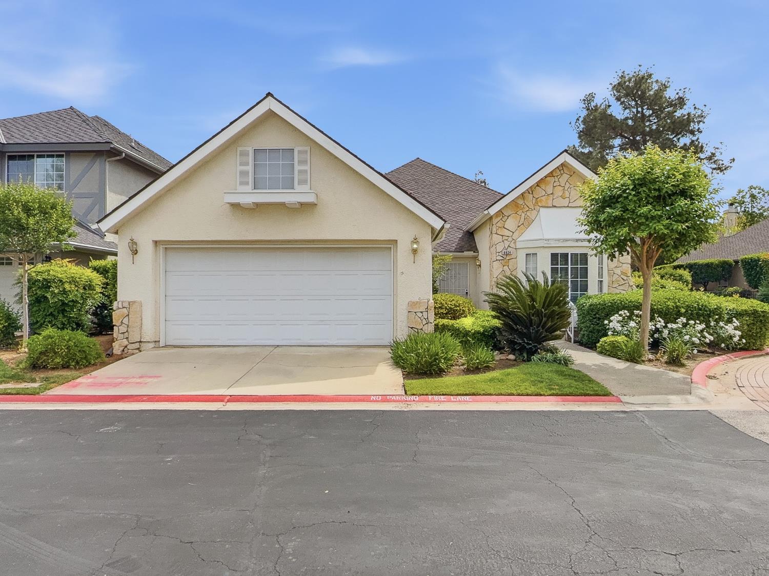 6624 N Wembley Dr, Fresno, CA 93711