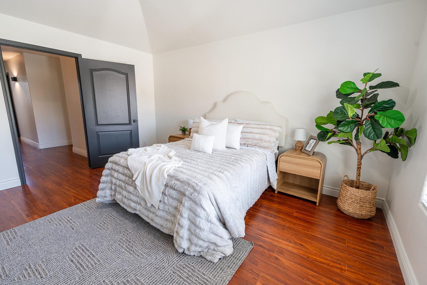 3652 W Tenaya Way, Fresno, CA 93711