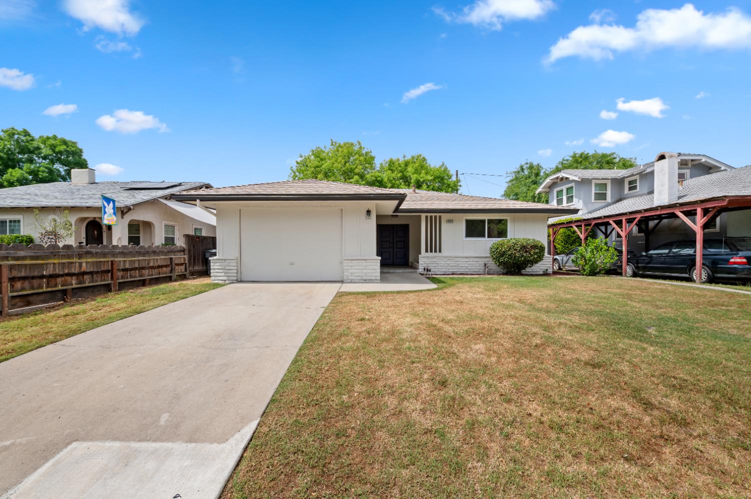 1555 N Roosevelt Ave, Fresno, CA 93728