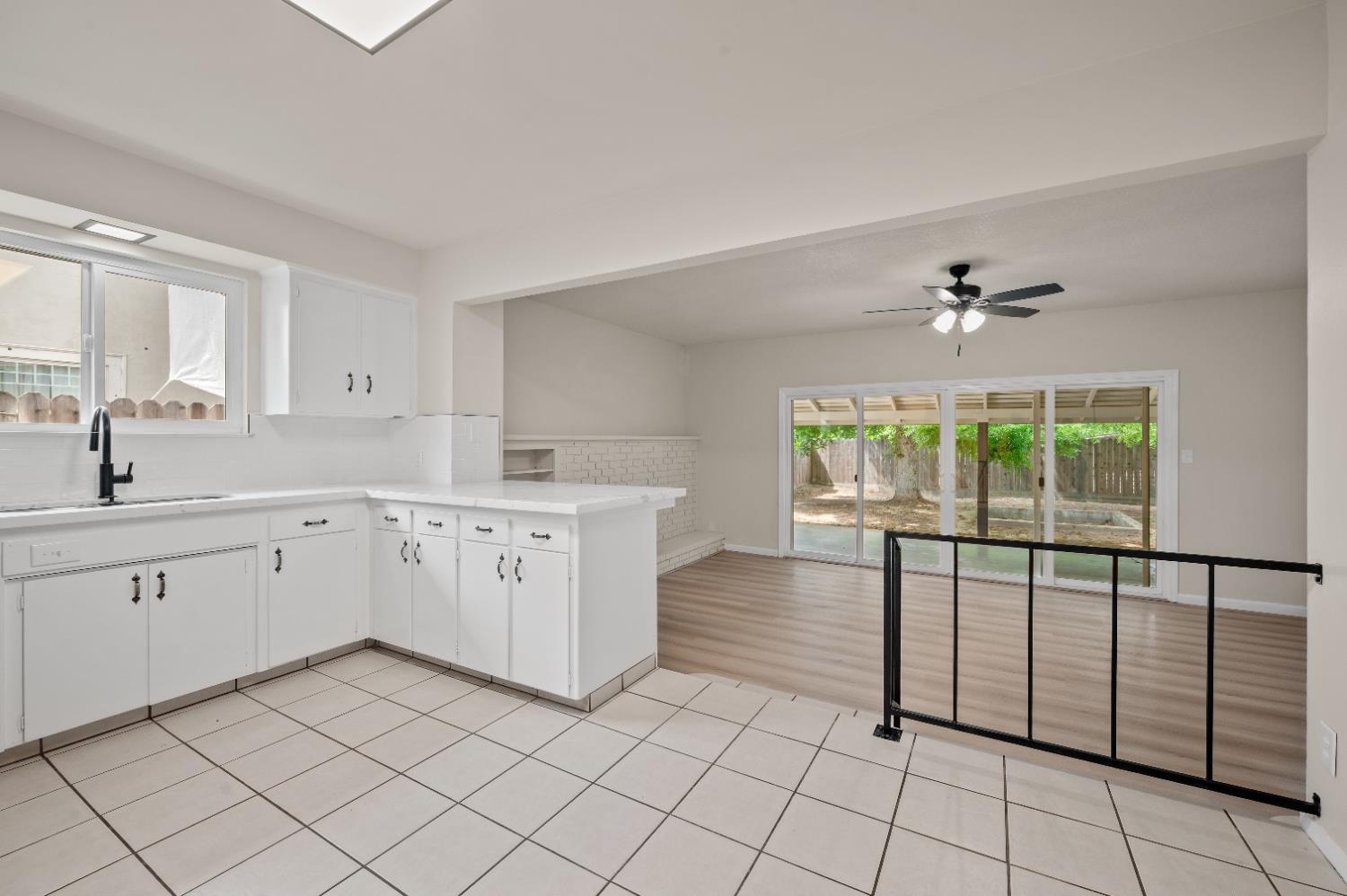 1555 N Roosevelt Ave, Fresno, CA 93728