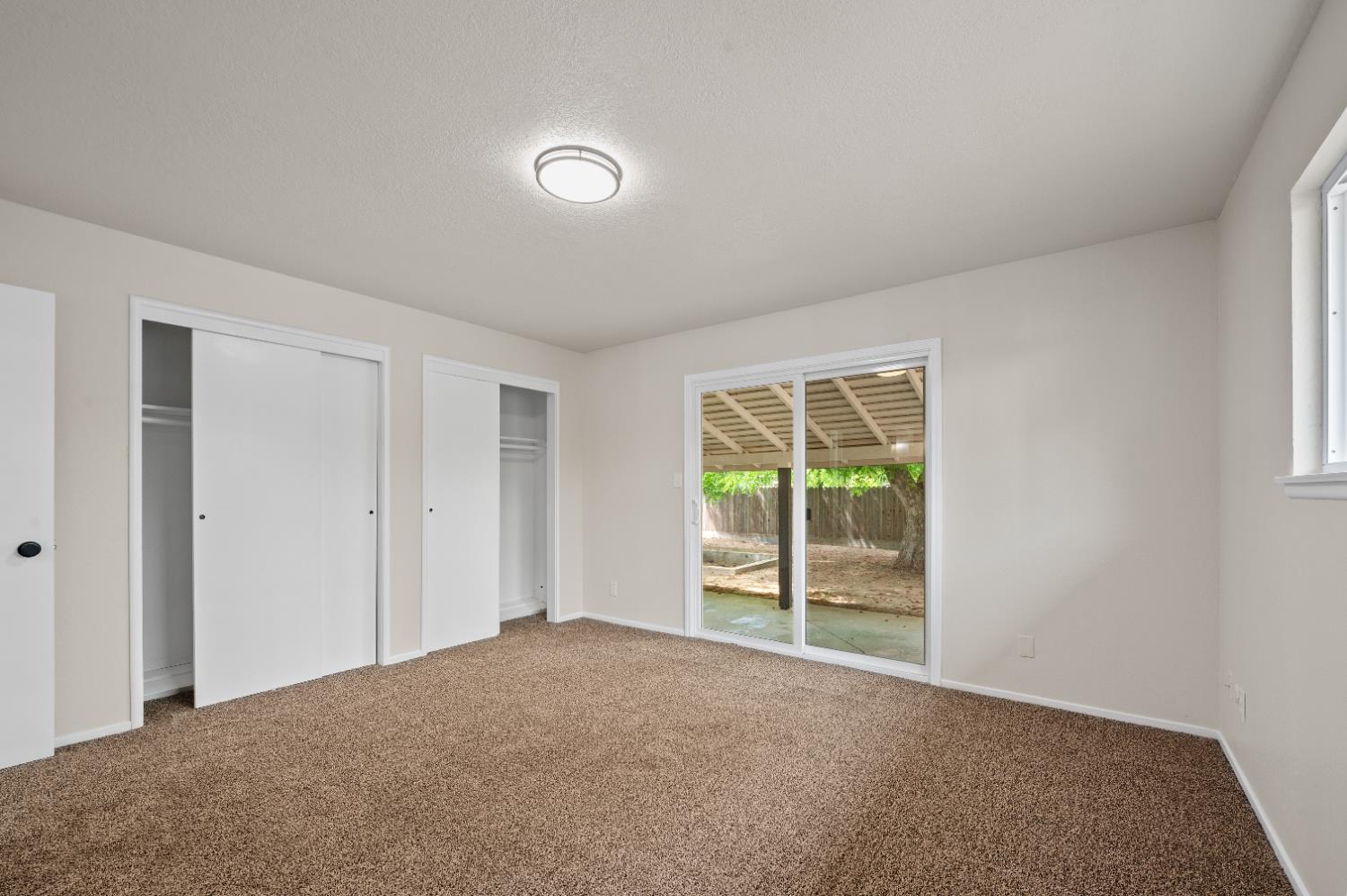 1555 N Roosevelt Ave, Fresno, CA 93728