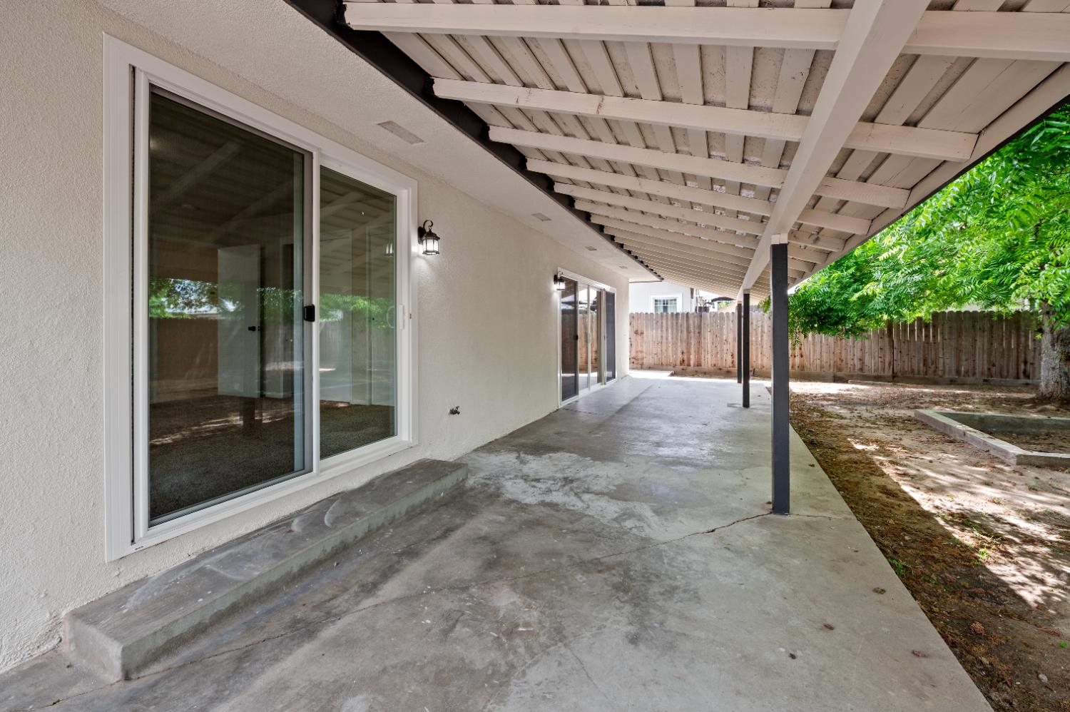 1555 N Roosevelt Ave, Fresno, CA 93728