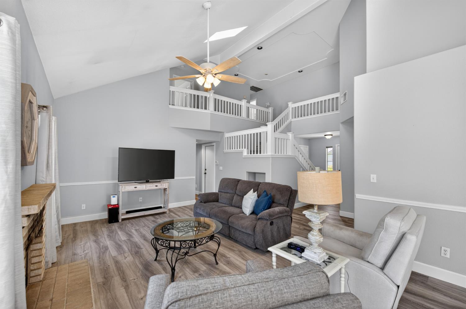 2384 E Quincy Ave, Fresno, CA 93720