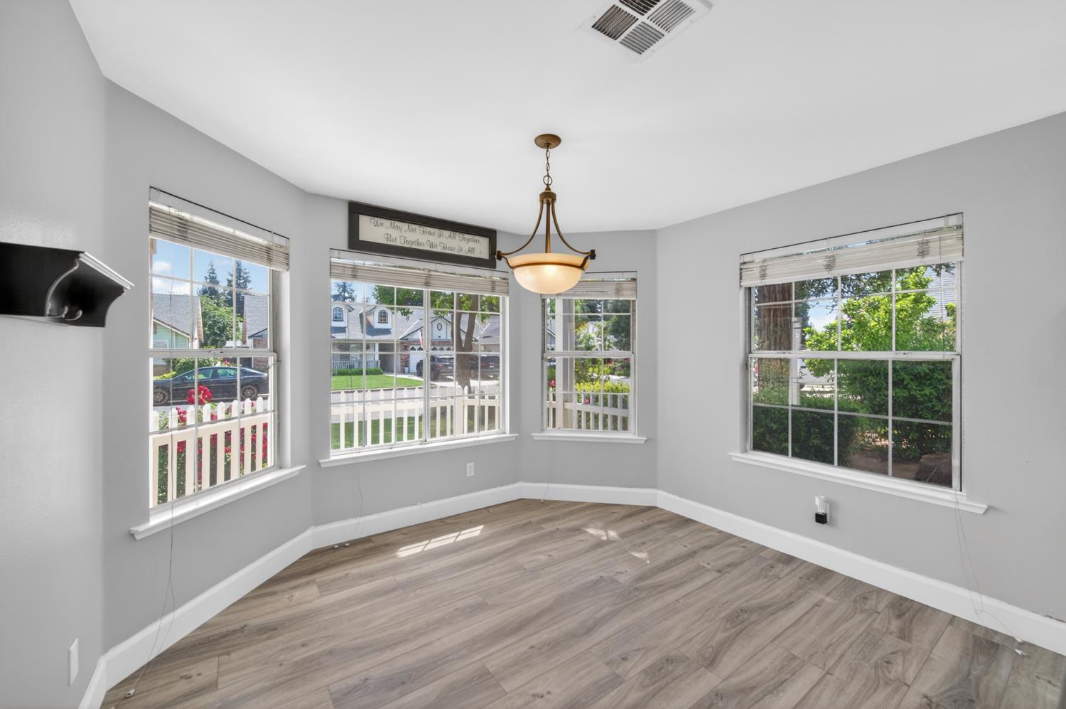 2384 E Quincy Ave, Fresno, CA 93720