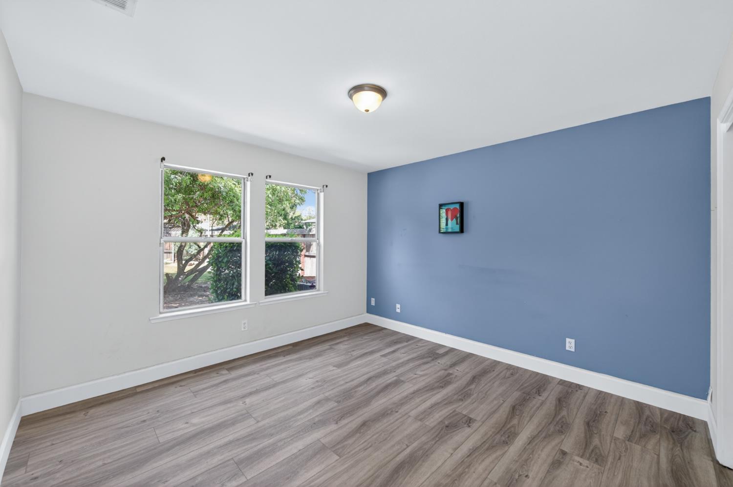 2384 E Quincy Ave, Fresno, CA 93720