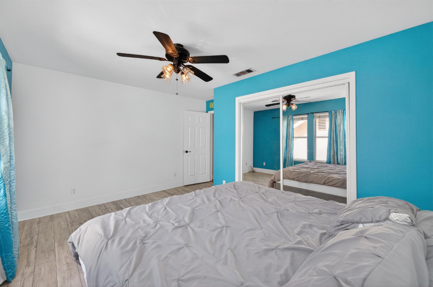 2384 E Quincy Ave, Fresno, CA 93720