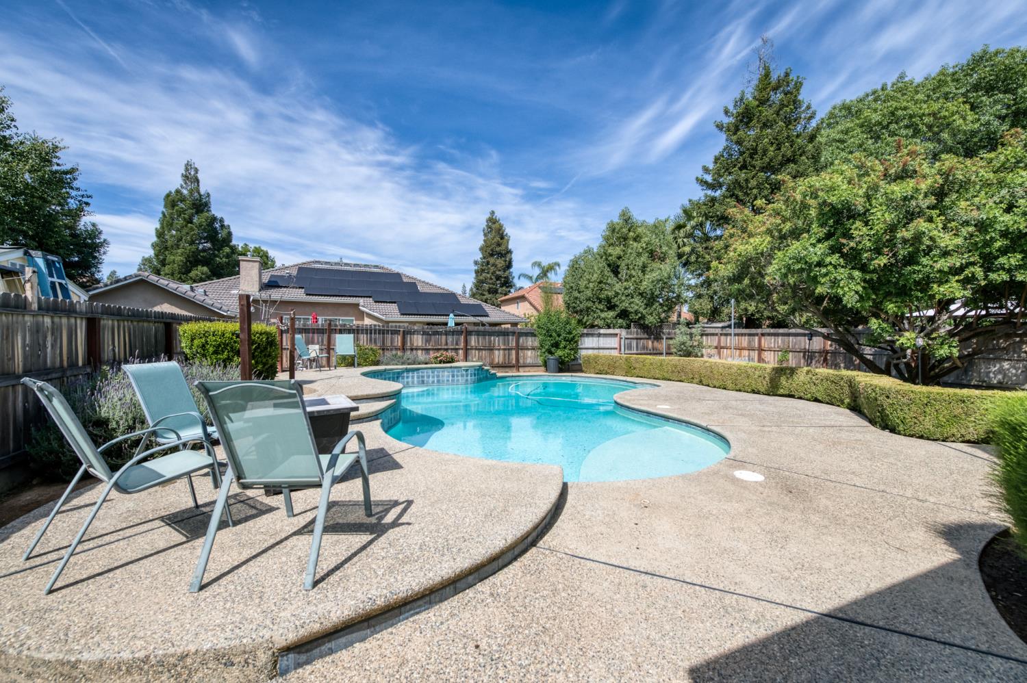 2384 E Quincy Ave, Fresno, CA 93720