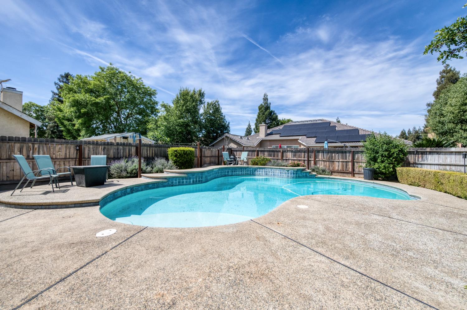 2384 E Quincy Ave, Fresno, CA 93720