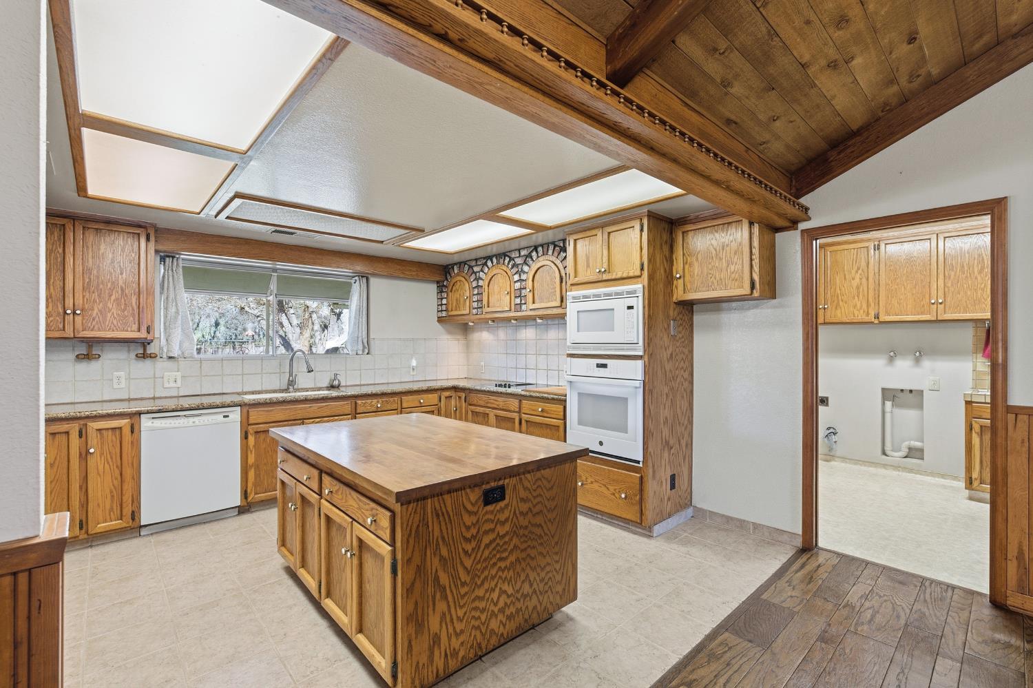 7176 E Butler Ave, Fresno, CA 93737