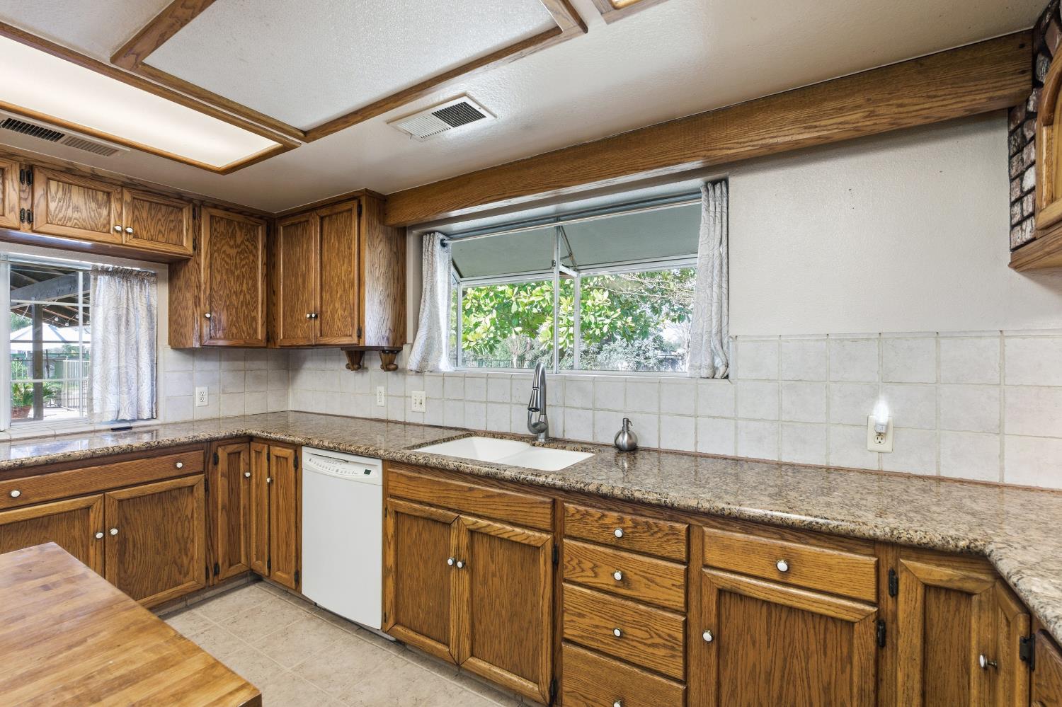 7176 E Butler Ave, Fresno, CA 93737