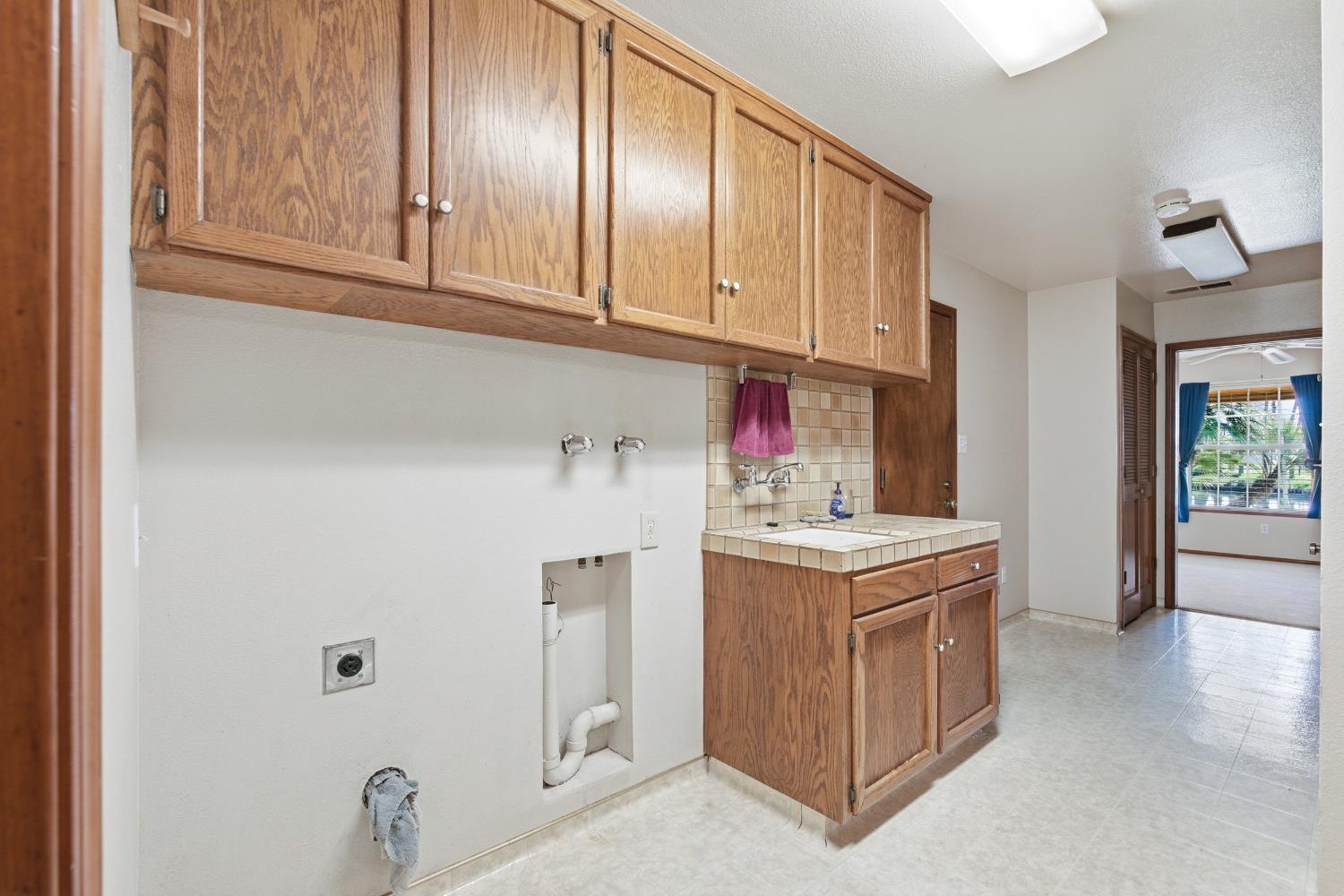 7176 E Butler Ave, Fresno, CA 93737