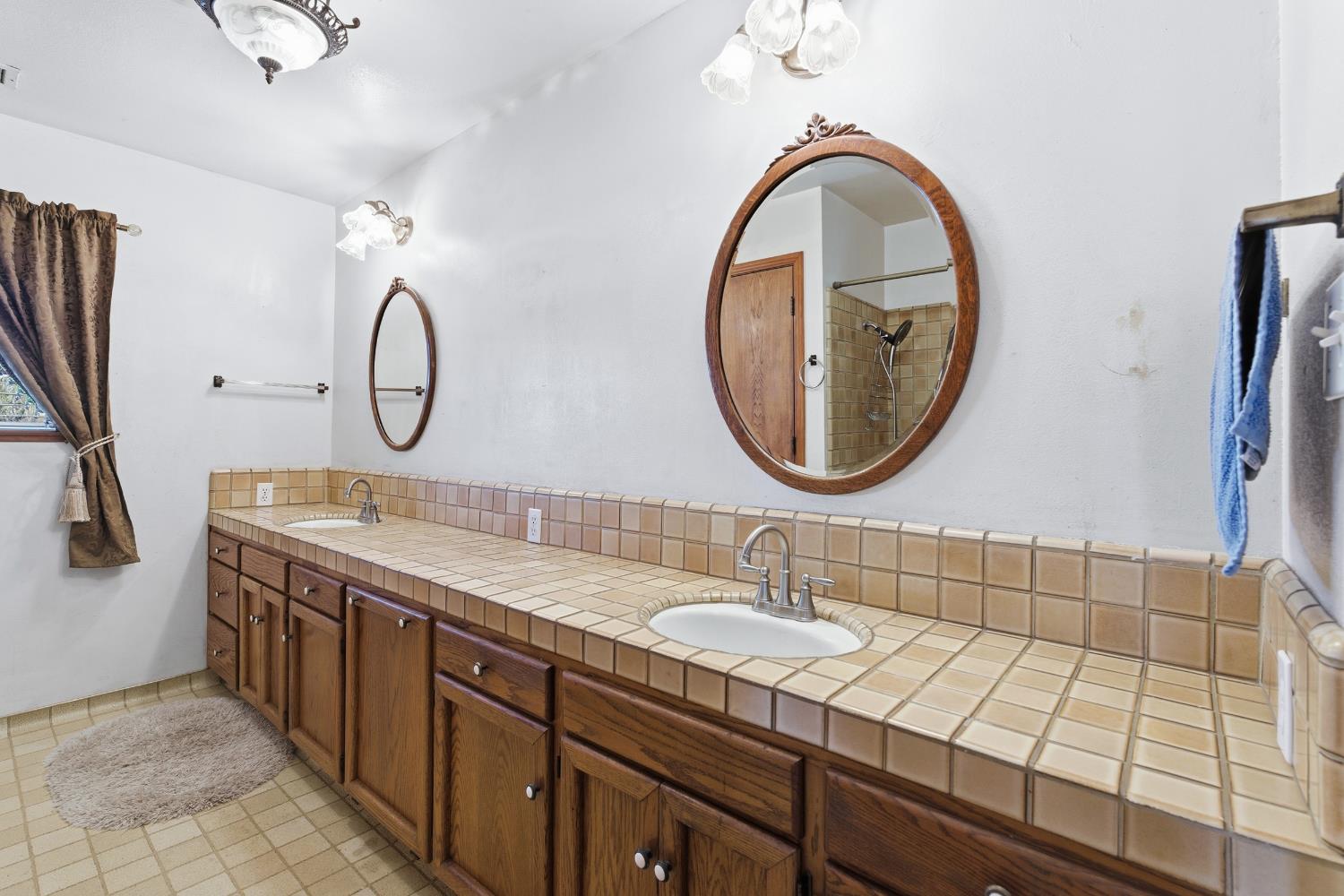 7176 E Butler Ave, Fresno, CA 93737