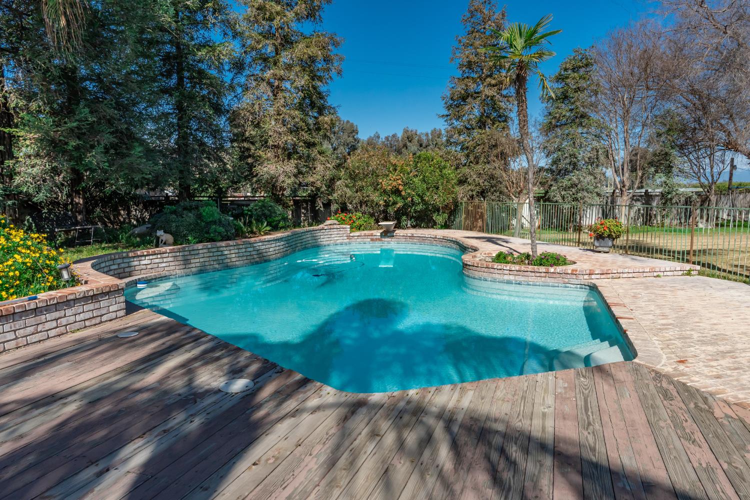 7176 E Butler Ave, Fresno, CA 93737