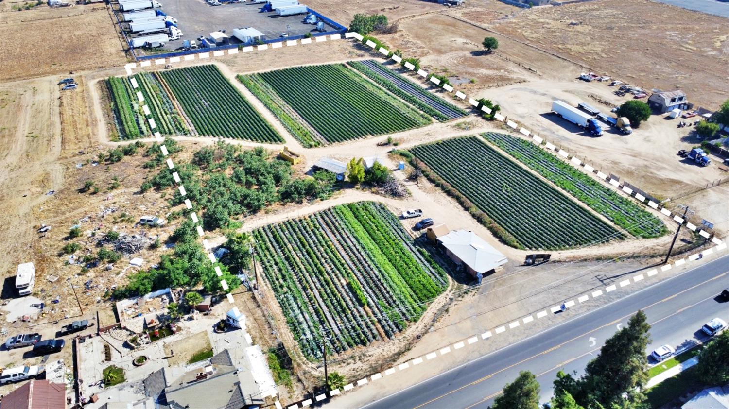 3228 W Clinton Ave, Fresno, CA 93722