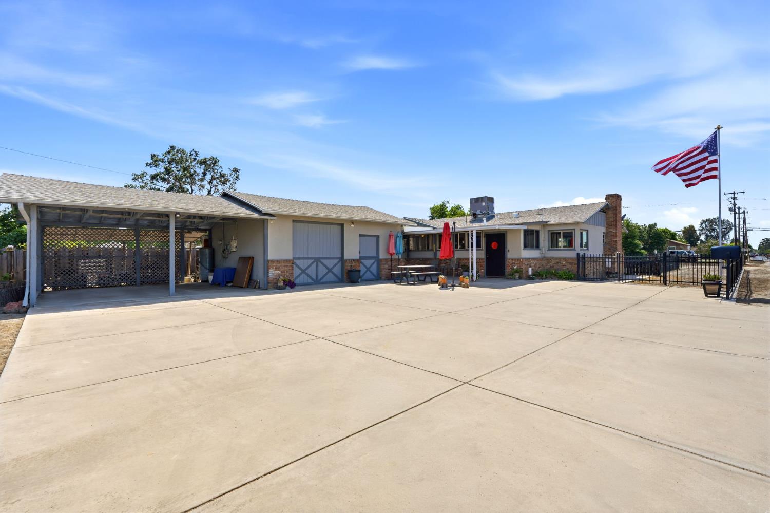 4007 W Myrtle Ave, Visalia, CA 93277