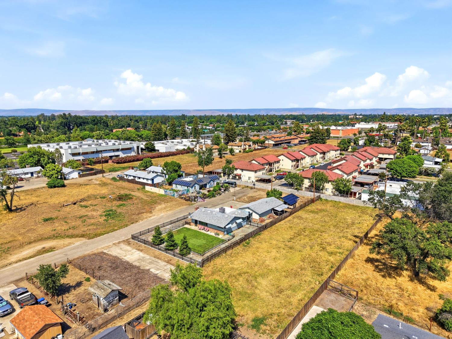 4007 W Myrtle Ave, Visalia, CA 93277