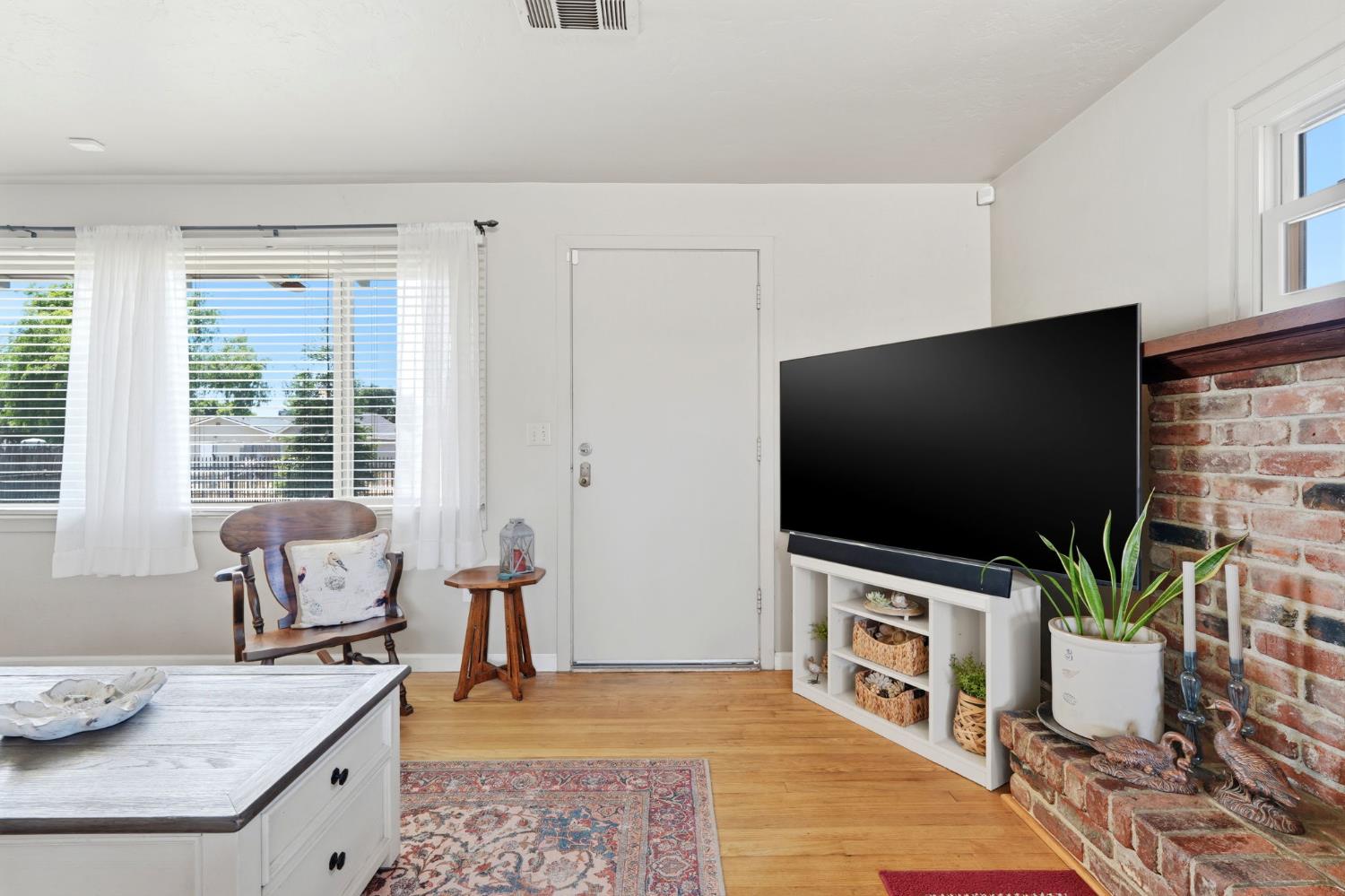 4007 W Myrtle Ave, Visalia, CA 93277