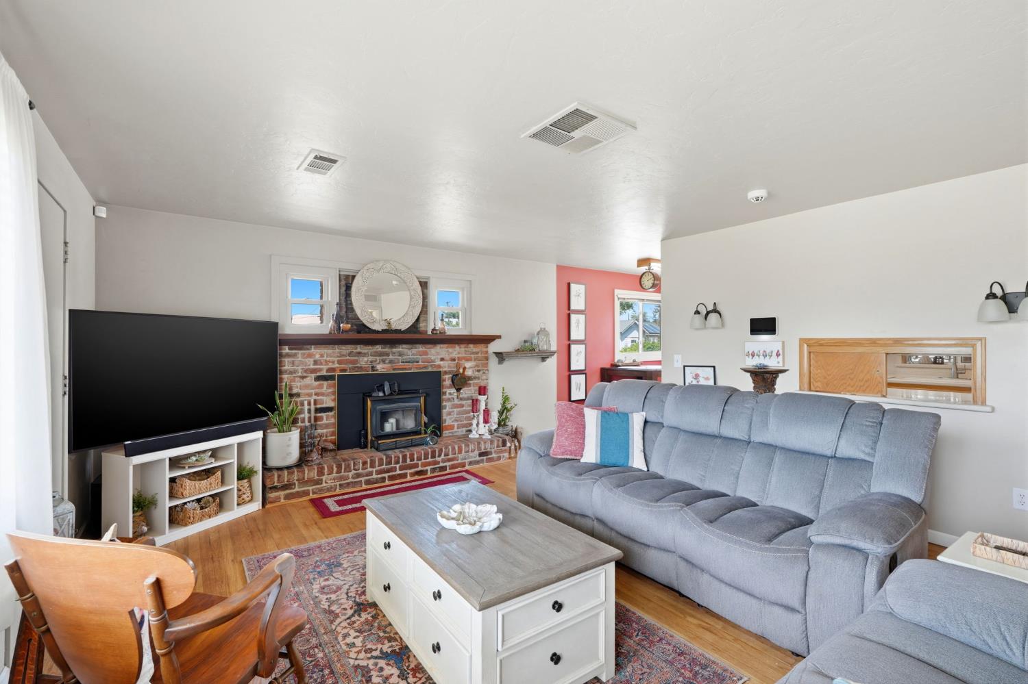 4007 W Myrtle Ave, Visalia, CA 93277