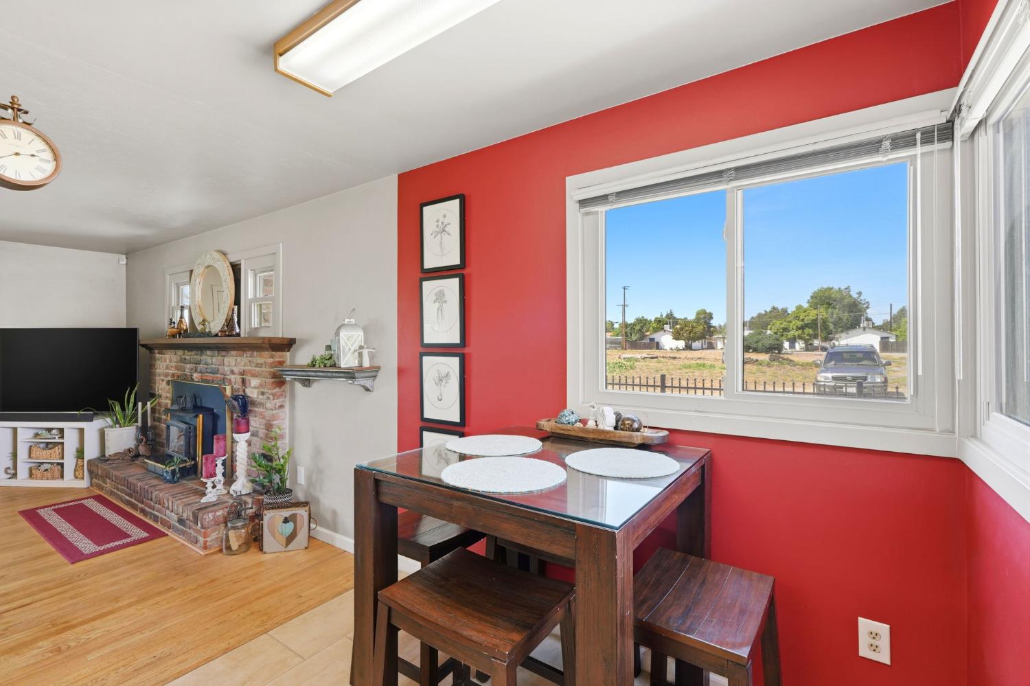 4007 W Myrtle Ave, Visalia, CA 93277