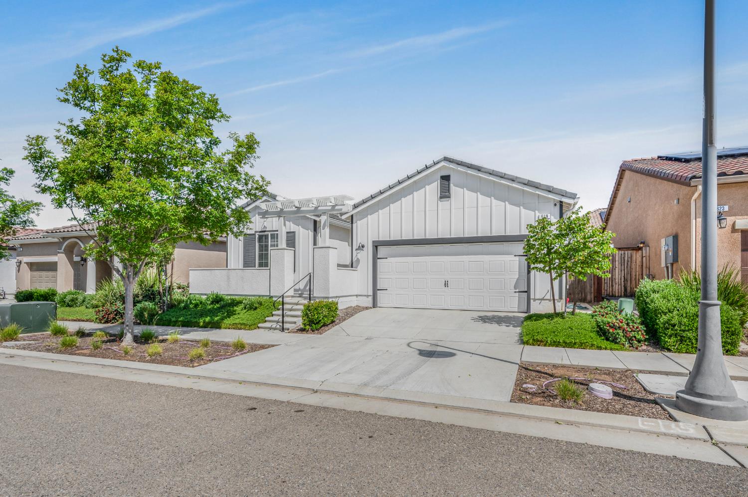 619 Wood Crest Ave, Madera, CA 93636