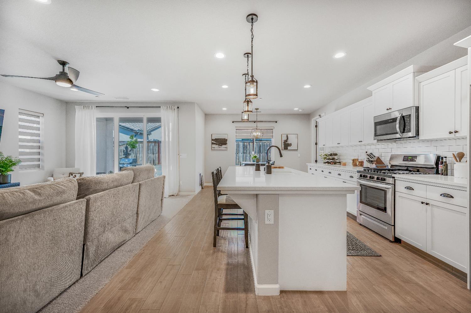 619 Wood Crest Ave, Madera, CA 93636