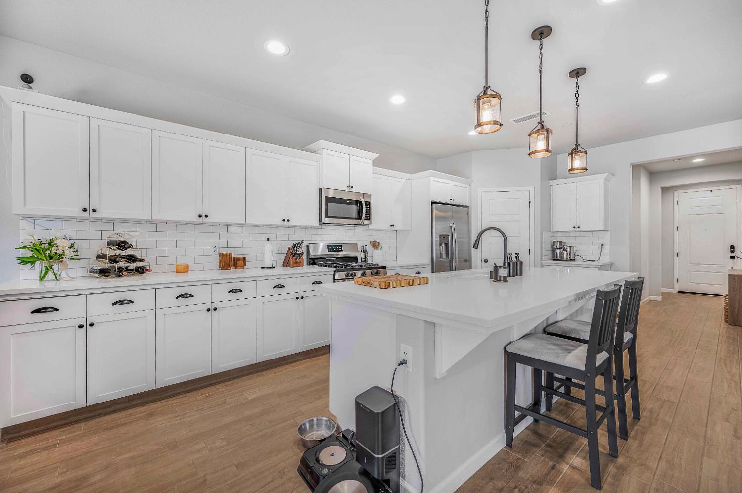 619 Wood Crest Ave, Madera, CA 93636