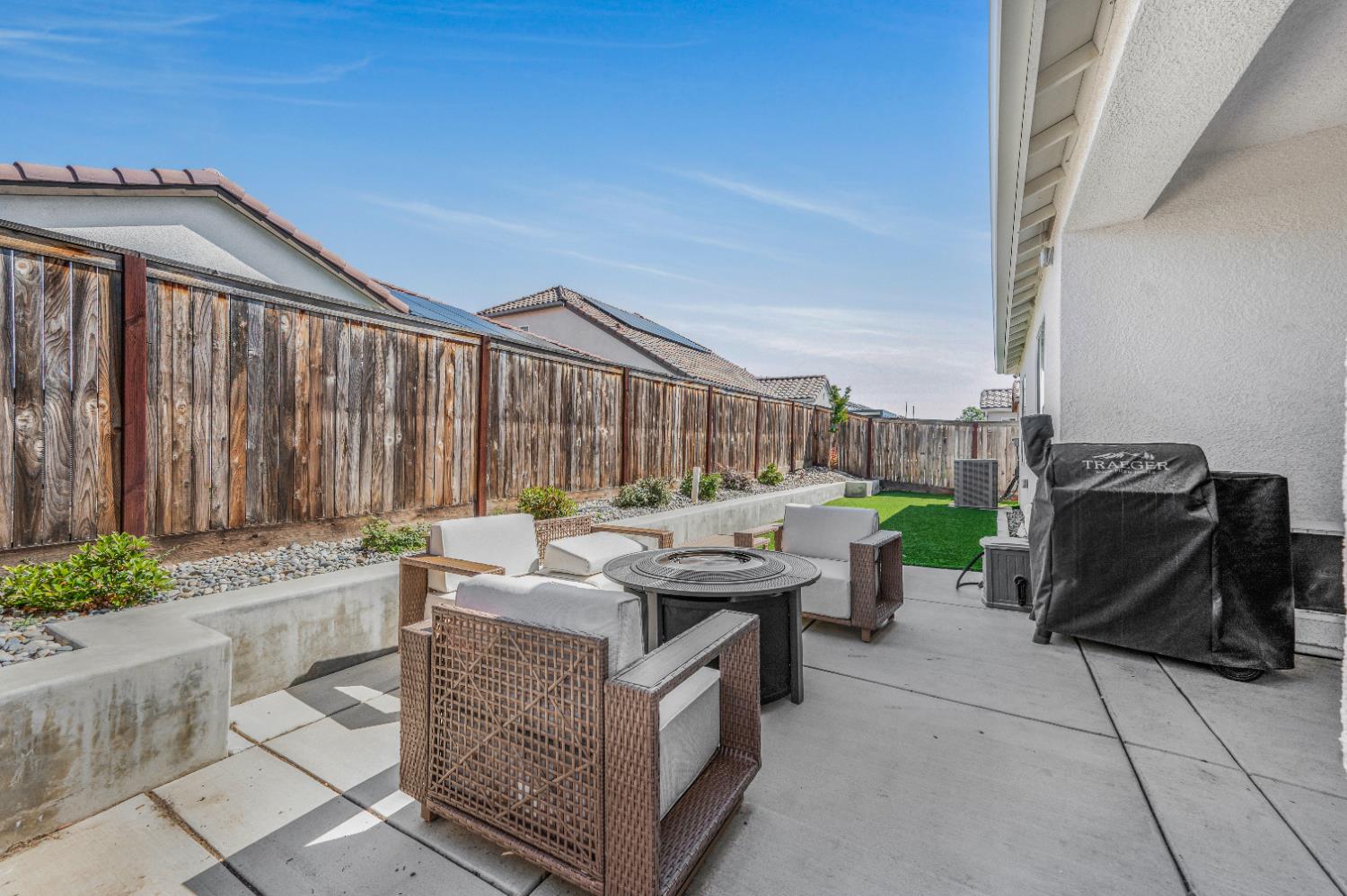 619 Wood Crest Ave, Madera, CA 93636