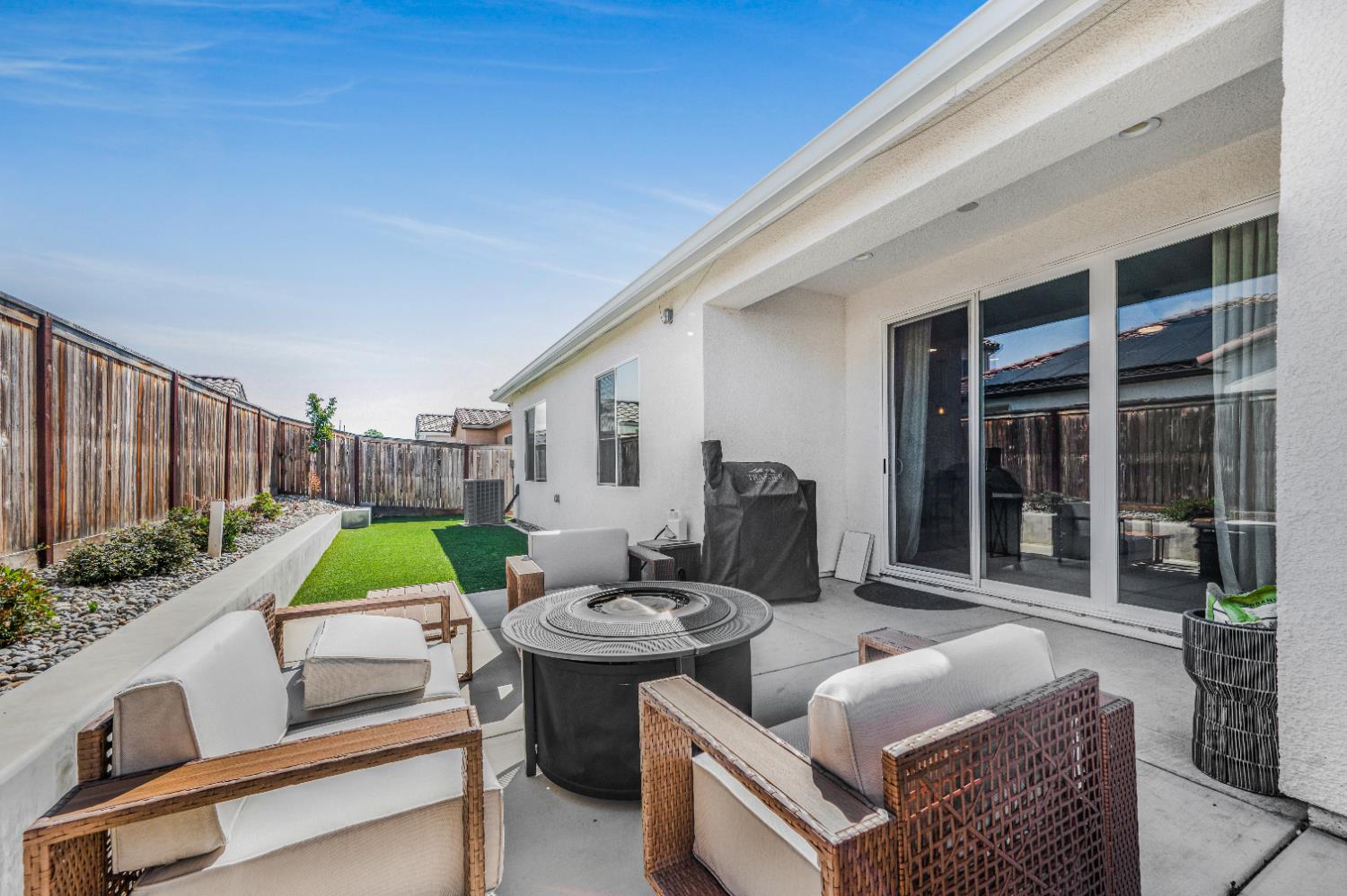 619 Wood Crest Ave, Madera, CA 93636