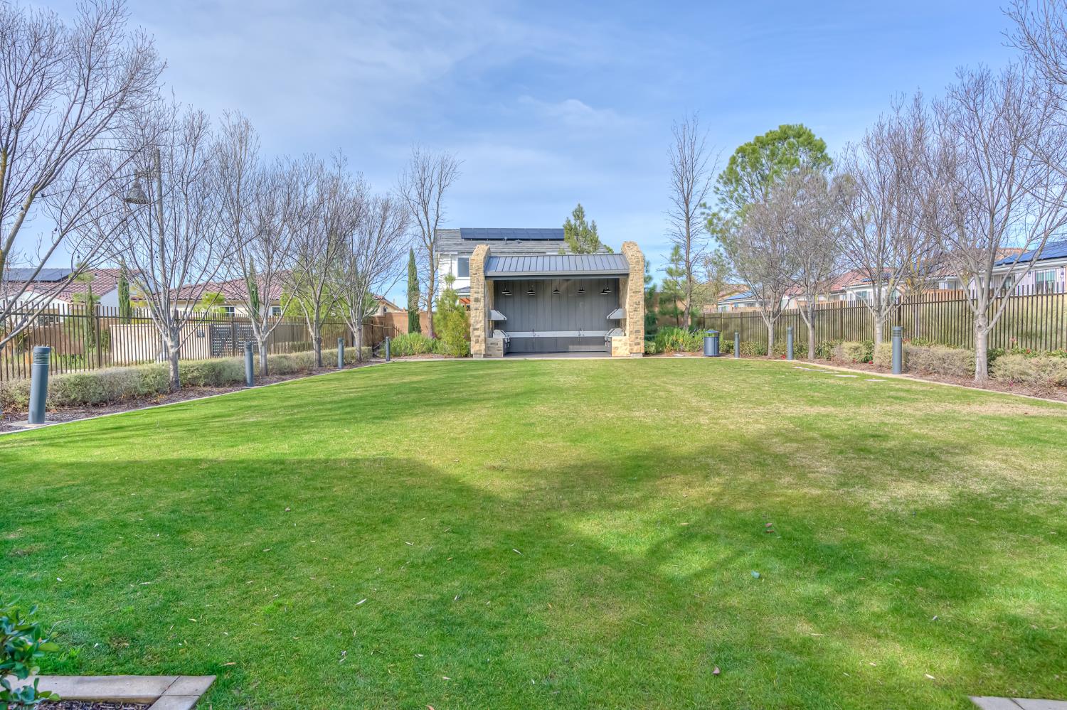 619 Wood Crest Ave, Madera, CA 93636