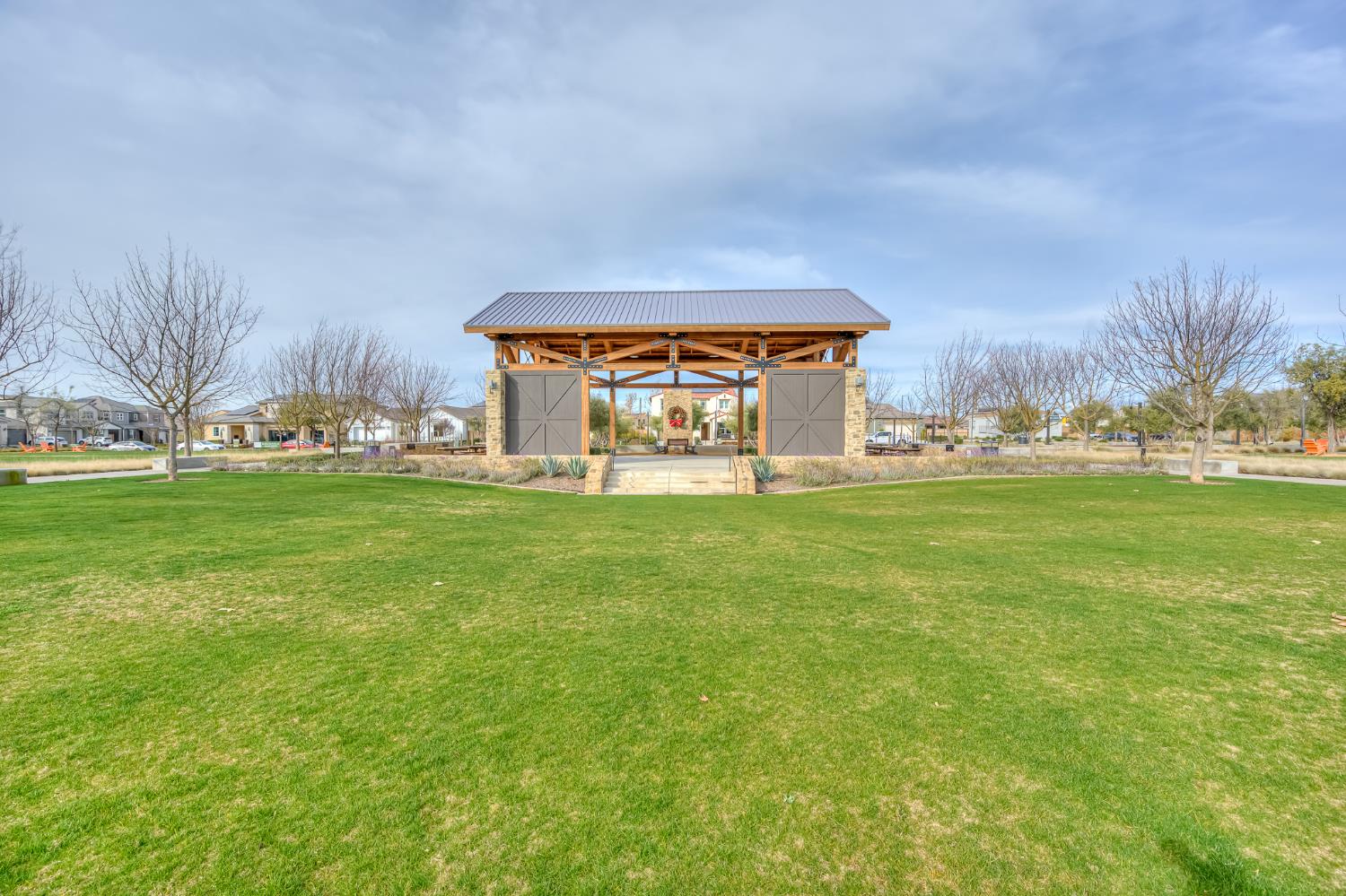 619 Wood Crest Ave, Madera, CA 93636