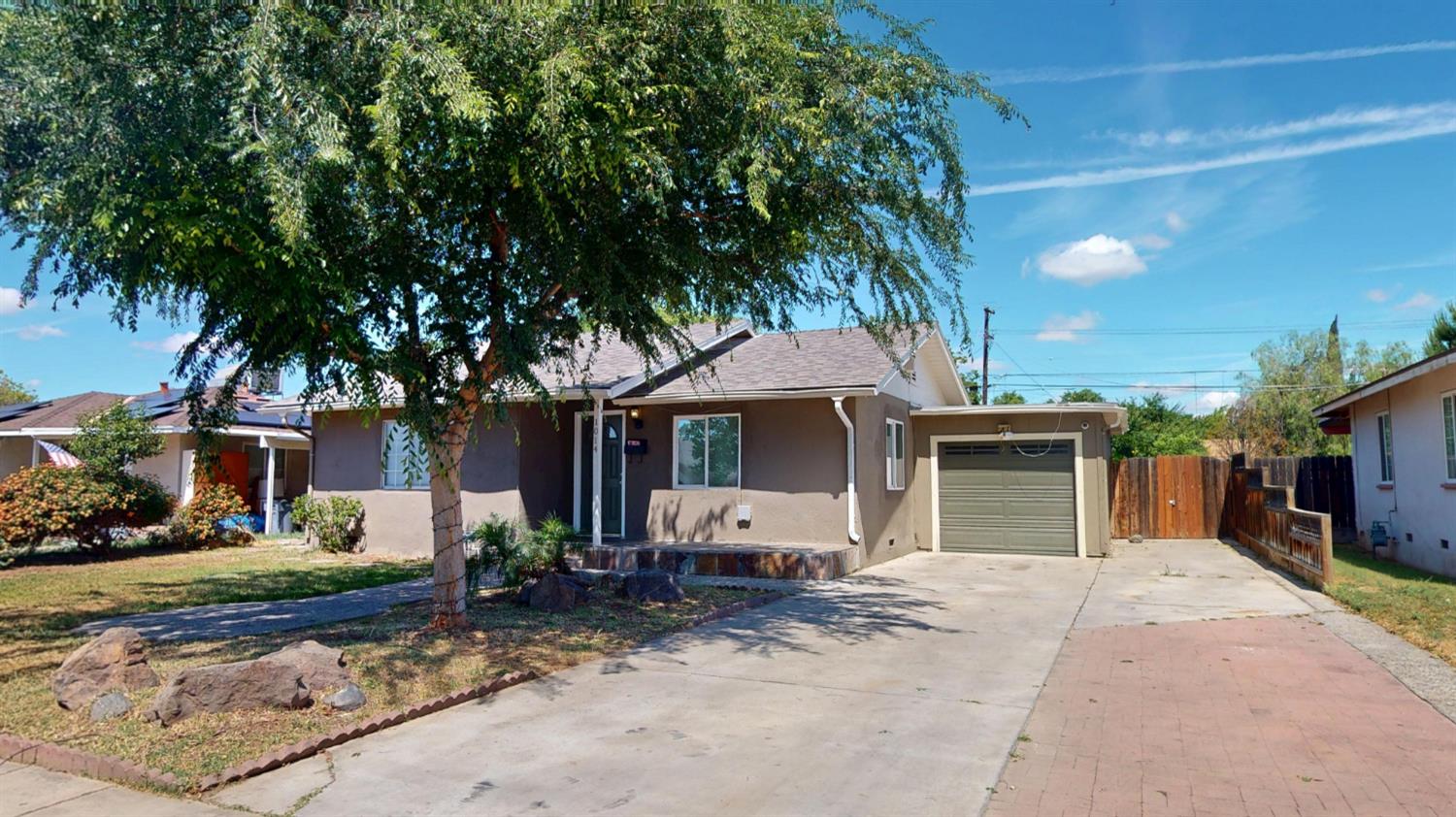 1014 W Andrews Ave, Fresno, CA 93705