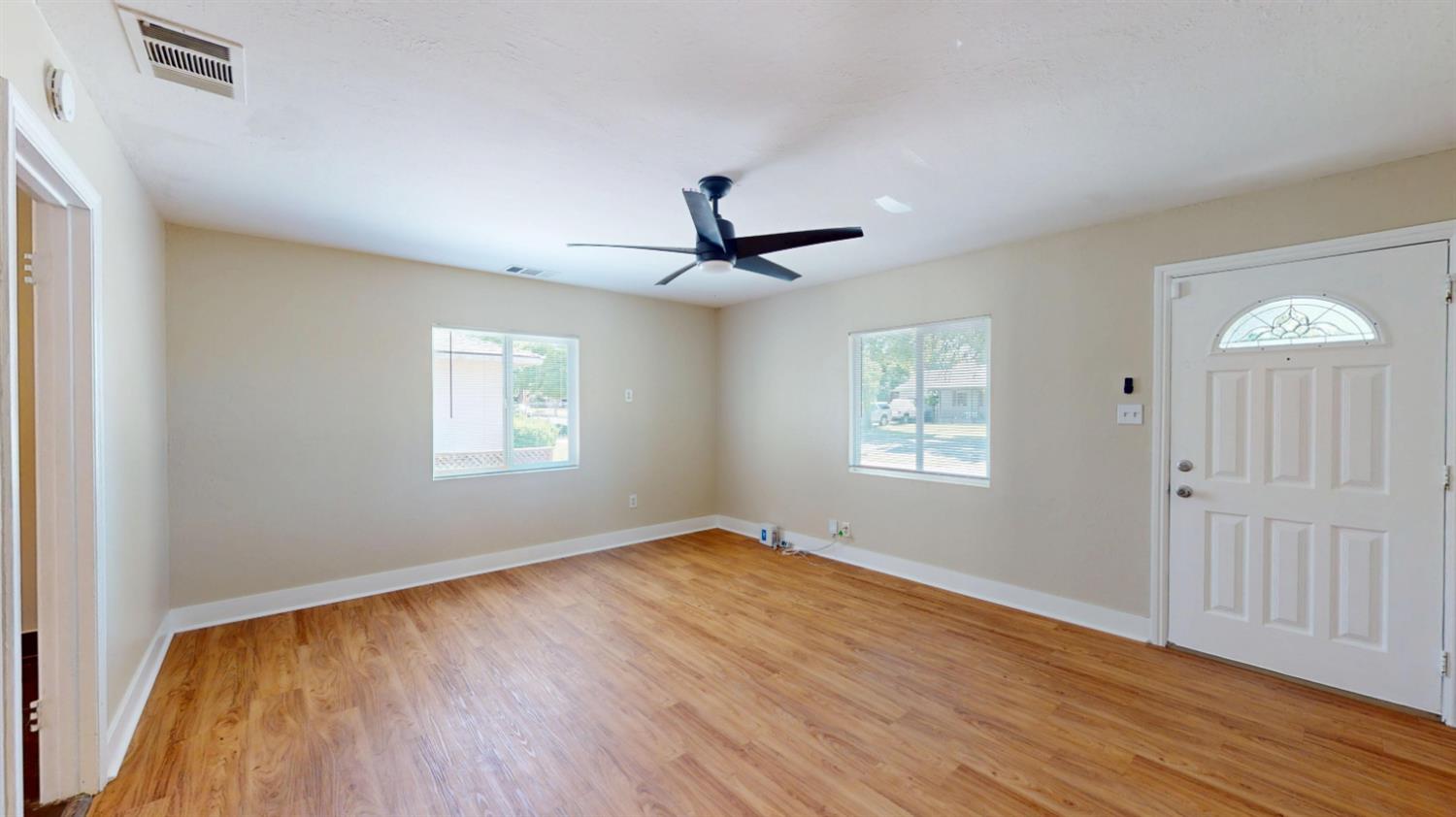 1014 W Andrews Ave, Fresno, CA 93705