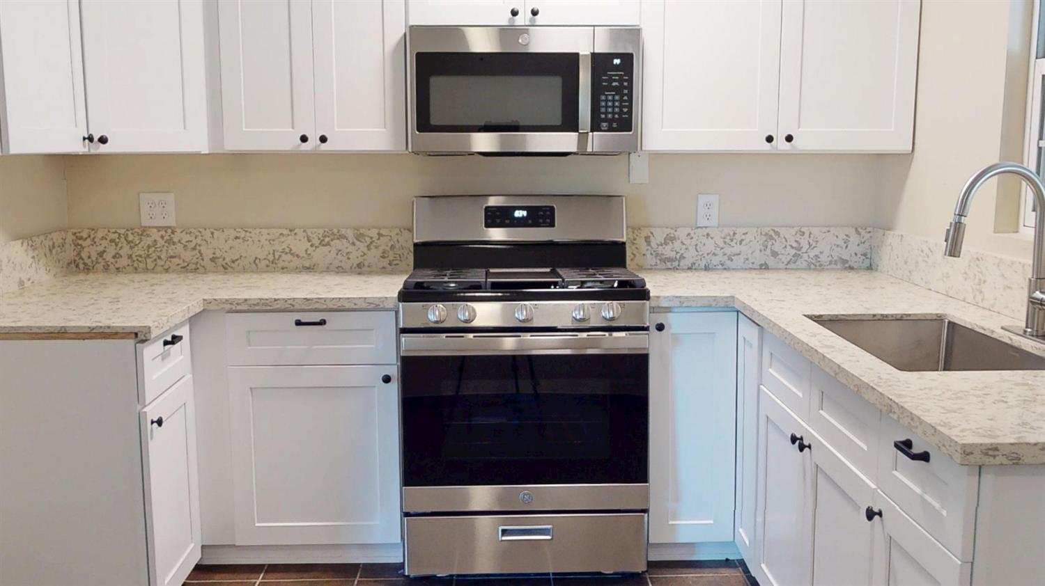 1014 W Andrews Ave, Fresno, CA 93705