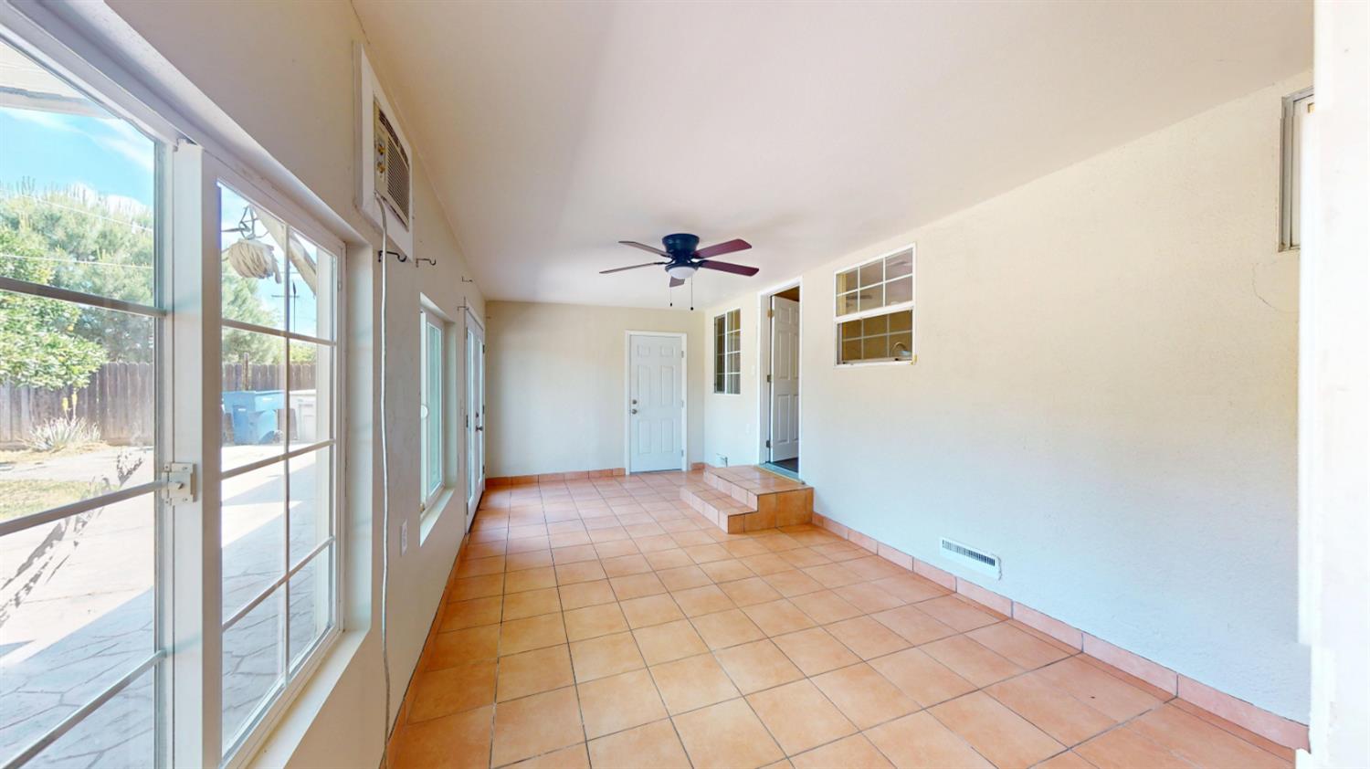 1014 W Andrews Ave, Fresno, CA 93705