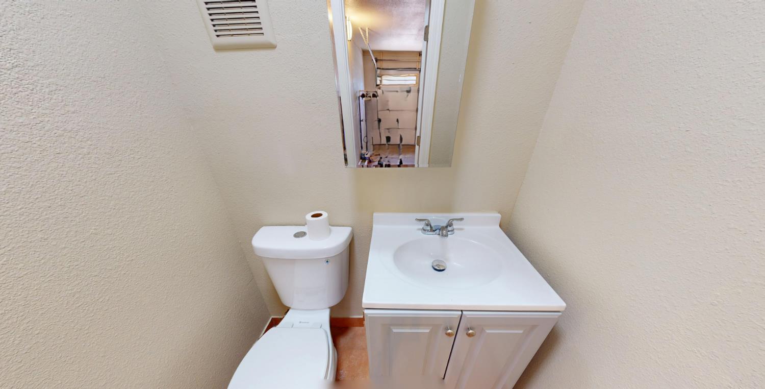 1014 W Andrews Ave, Fresno, CA 93705