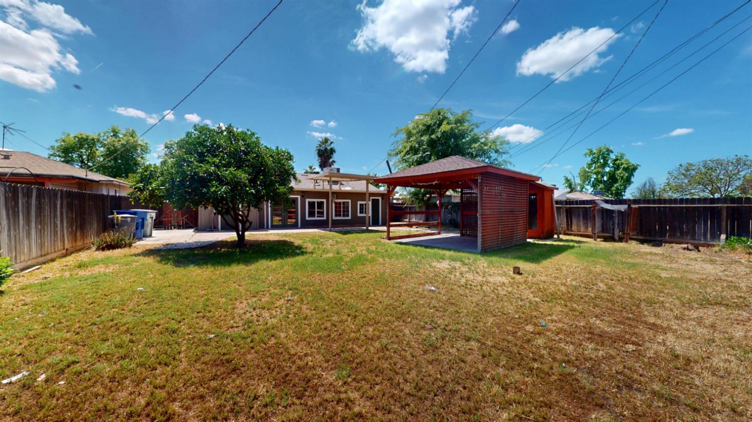 1014 W Andrews Ave, Fresno, CA 93705