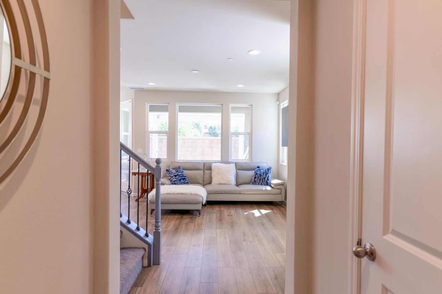 179 Sunset Dr S, Madera, CA 93636