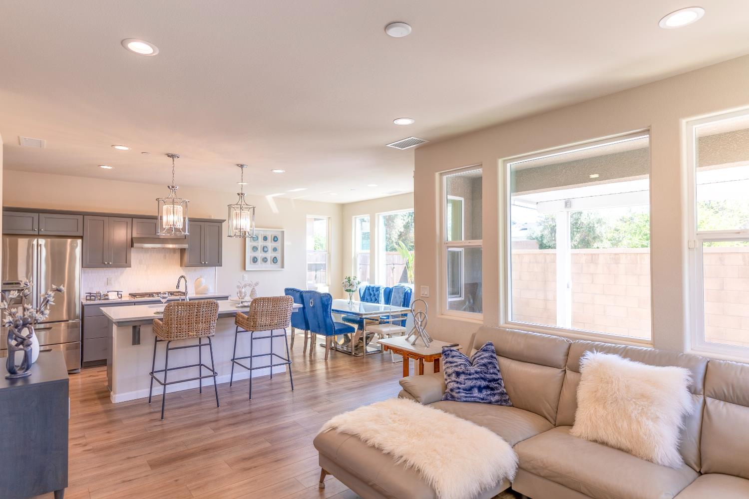 179 Sunset Dr S, Madera, CA 93636