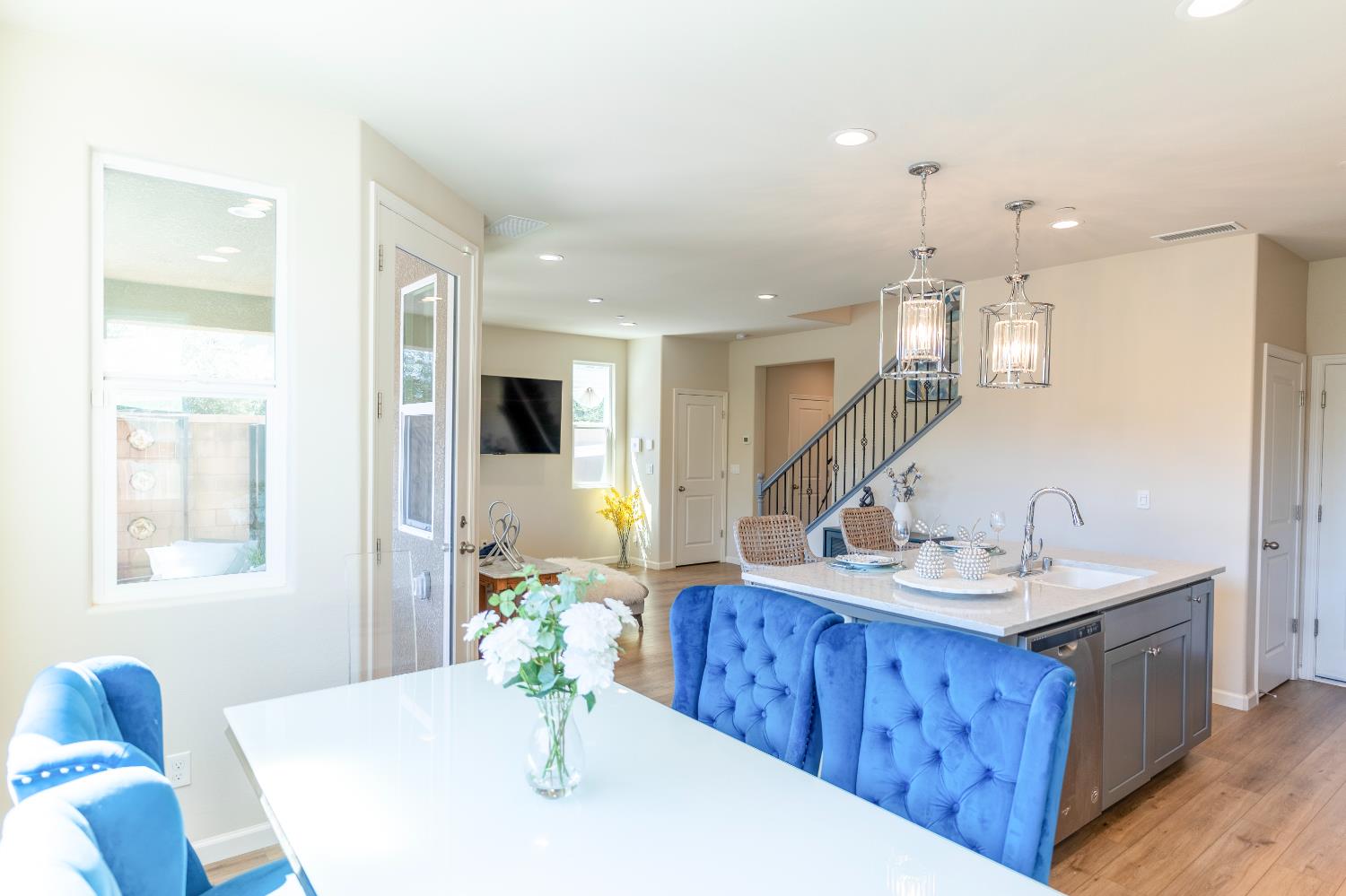 179 Sunset Dr S, Madera, CA 93636