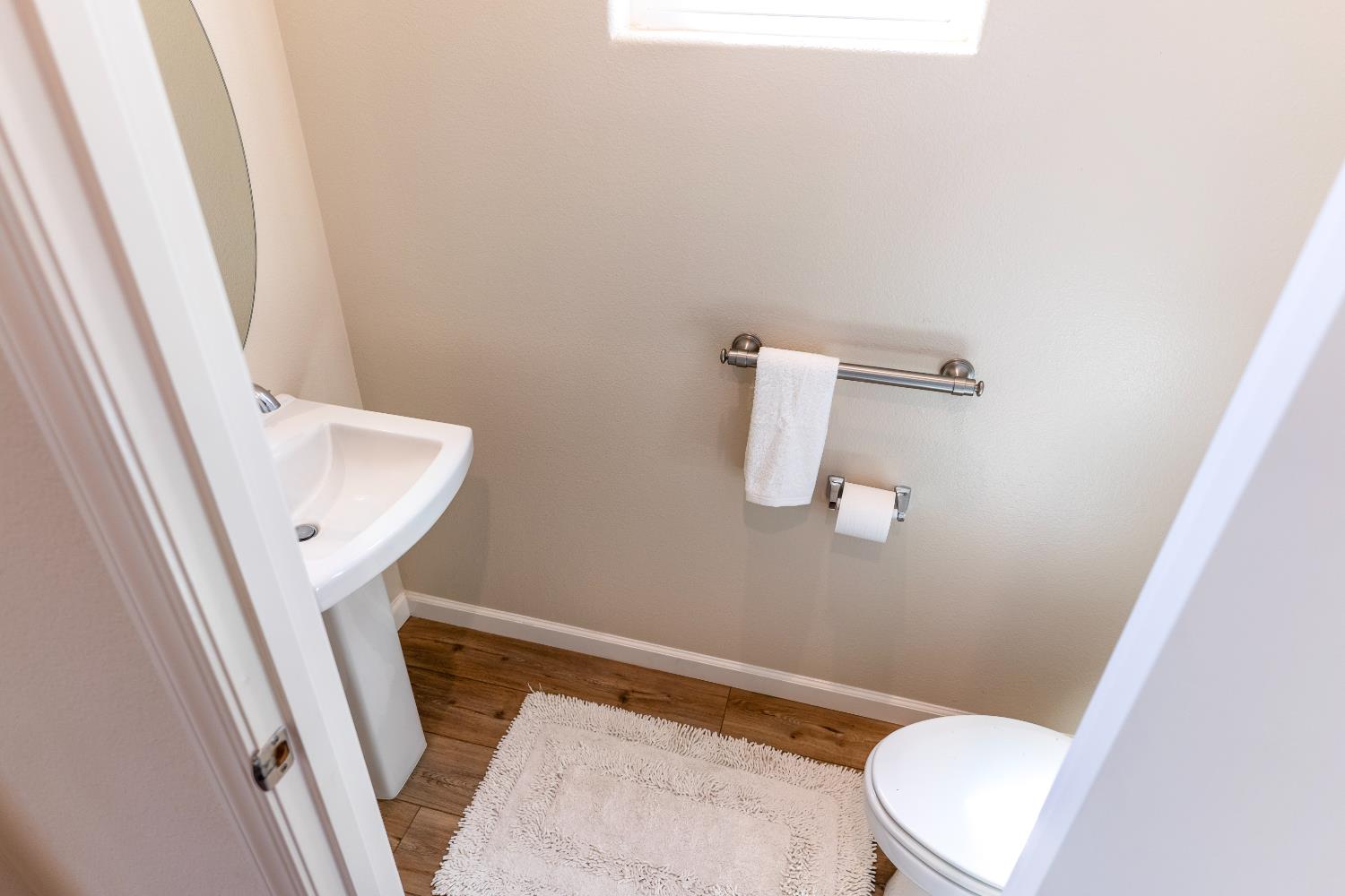 179 Sunset Dr S, Madera, CA 93636