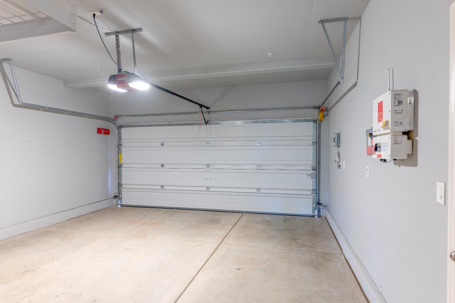 179 Sunset Dr S, Madera, CA 93636