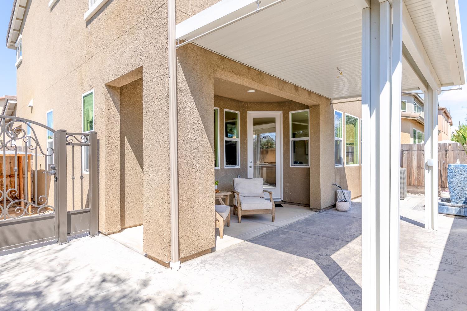 179 Sunset Dr S, Madera, CA 93636