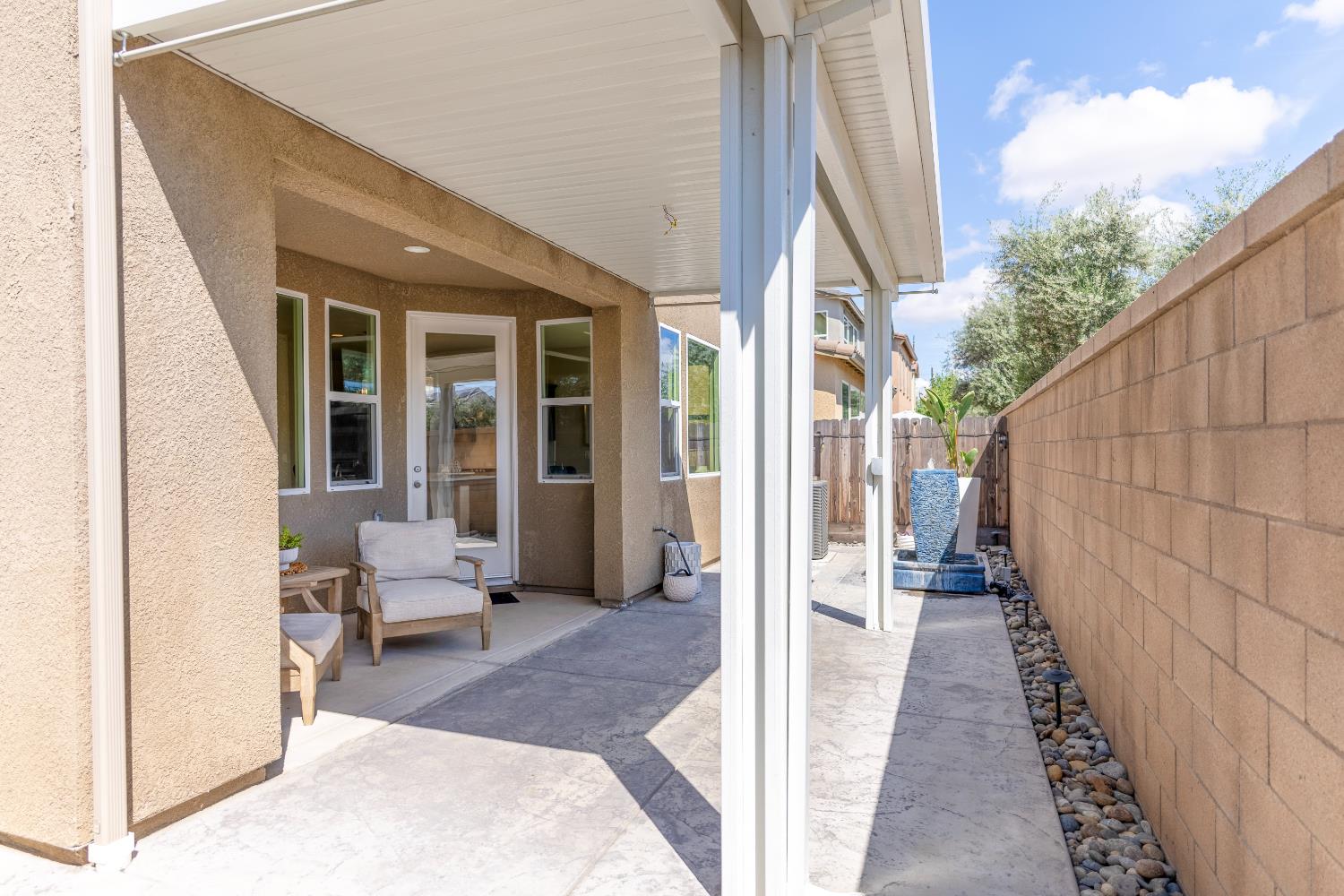 179 Sunset Dr S, Madera, CA 93636