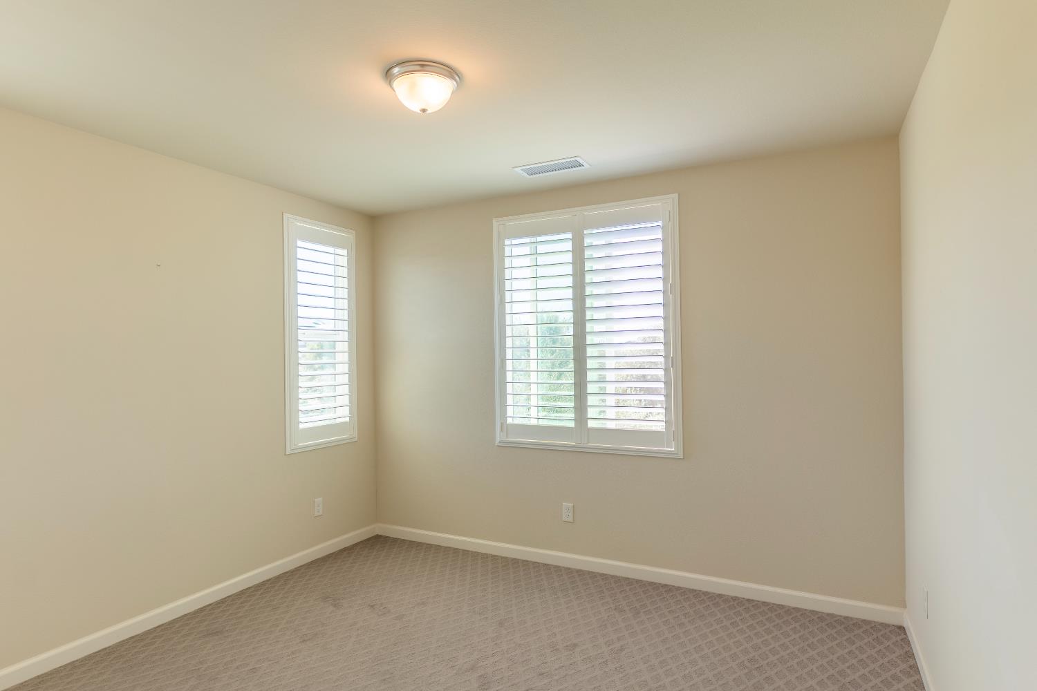 179 Sunset Dr S, Madera, CA 93636