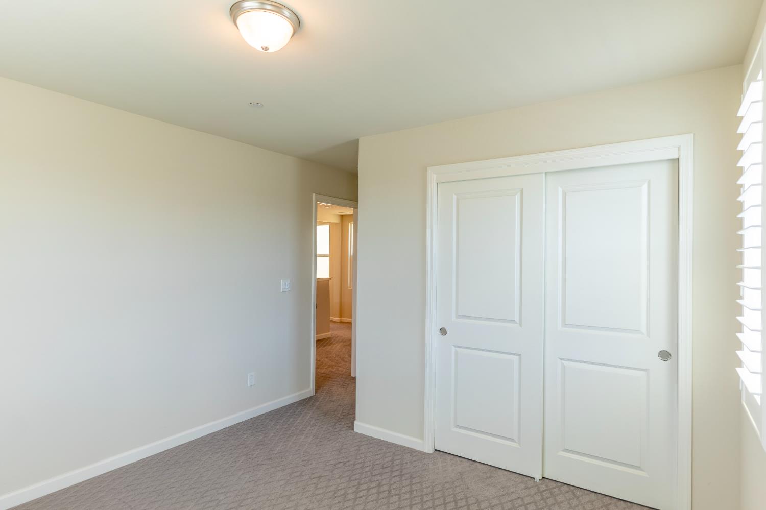 179 Sunset Dr S, Madera, CA 93636