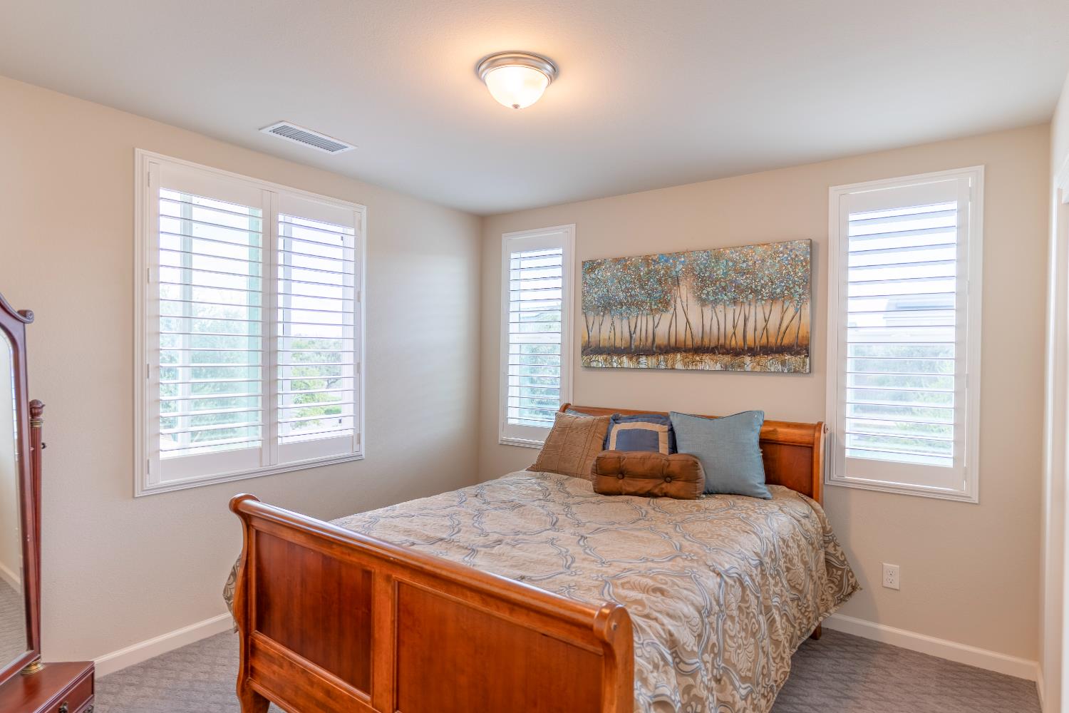 179 Sunset Dr S, Madera, CA 93636