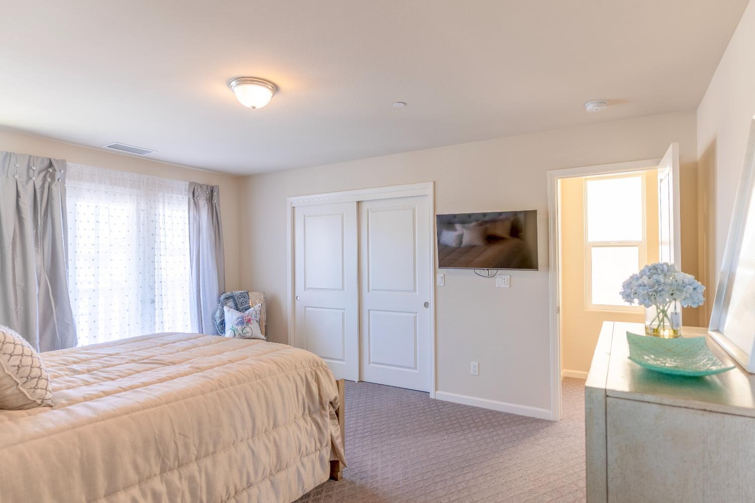 179 Sunset Dr S, Madera, CA 93636