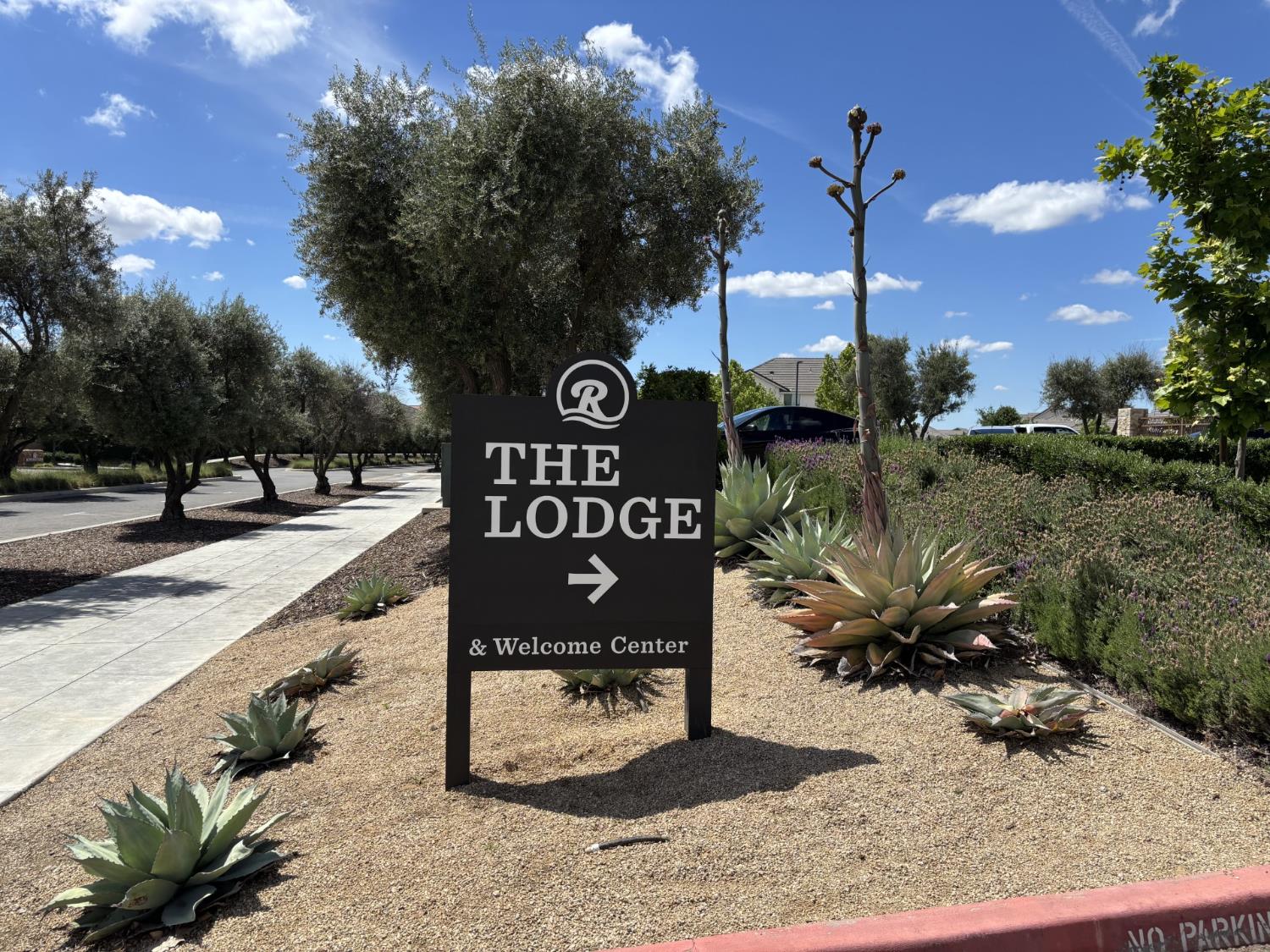 179 Sunset Dr S, Madera, CA 93636
