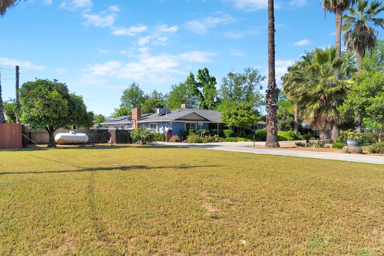 6655 E Olive Ave, Fresno, CA 93727